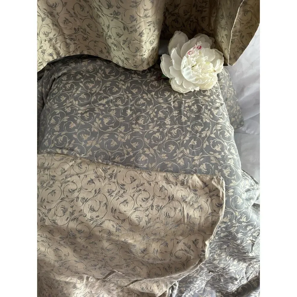 Nancy Koltes TOILE FLORAL QUEEN Duvet Grey Beige SATEEN LUXURY 2 Shams